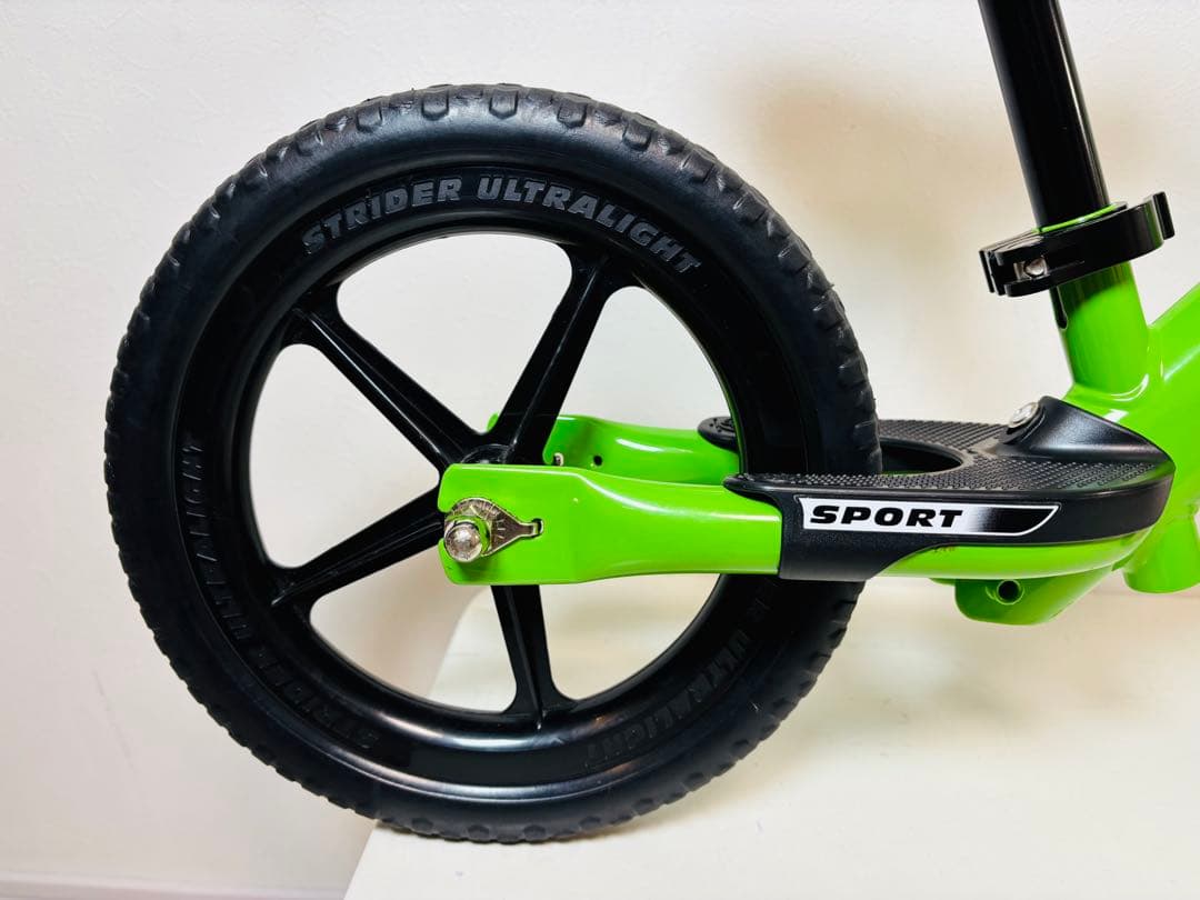 ストライダー 12 スポーツ グリーン THREE WEATHER プロテクター