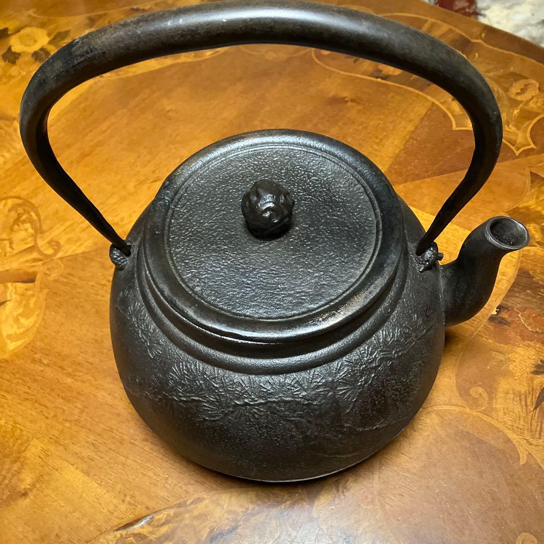 【大型】鉄瓶　南部鉄器　鶴と松　美術品　4ℓ アンティーク　美術品