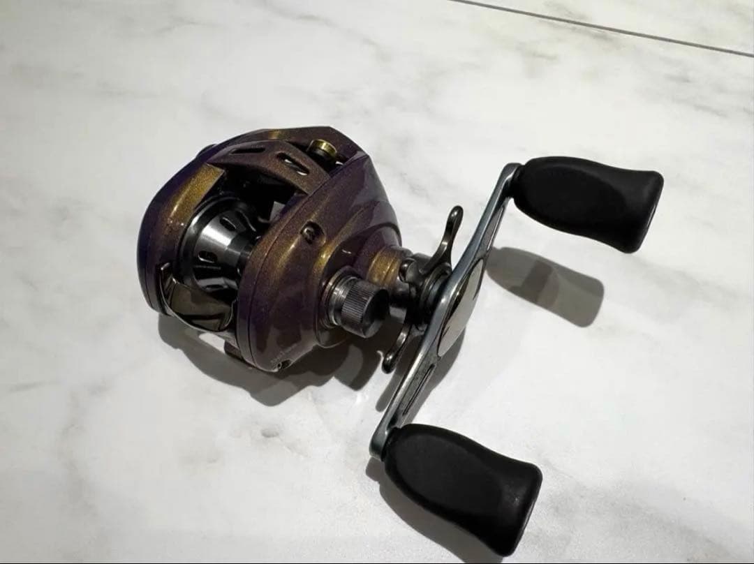 《おまけ付》バス釣り ベイトリール +SUNLINE QUEEN STAR 4