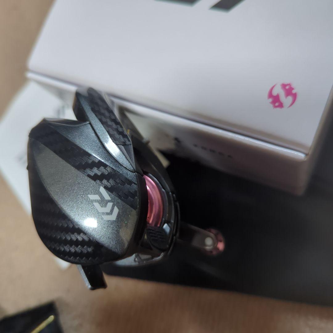 A*a様 Daiwa 紅牙 X IC 右ハンドル ベイトリール ほぼ新品です。