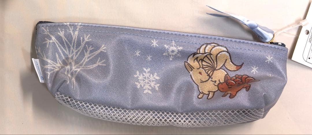 6022 ポケモン　イッツデモ　ロコン＆アローラロコン　歯ブラシ　ポーチ