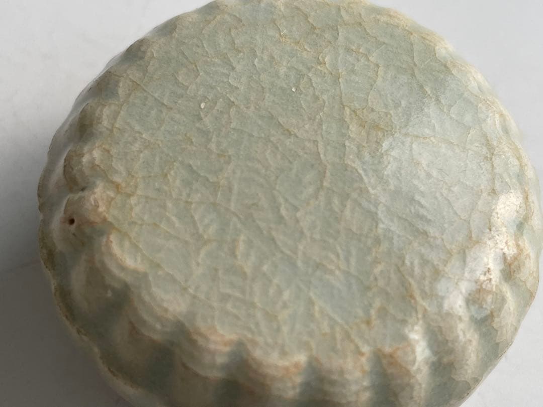 茶道具　骨董　アンティーク　影青香合　青白磁　影青　宋代　宋磁　菊香合