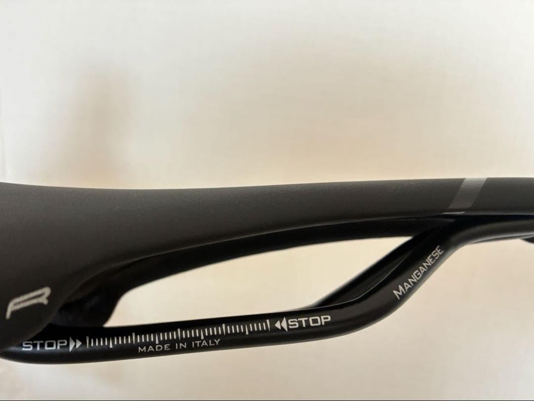 【未使用・美品】DE ROSA サドル　セライタリア　ロードバイク　カーボン