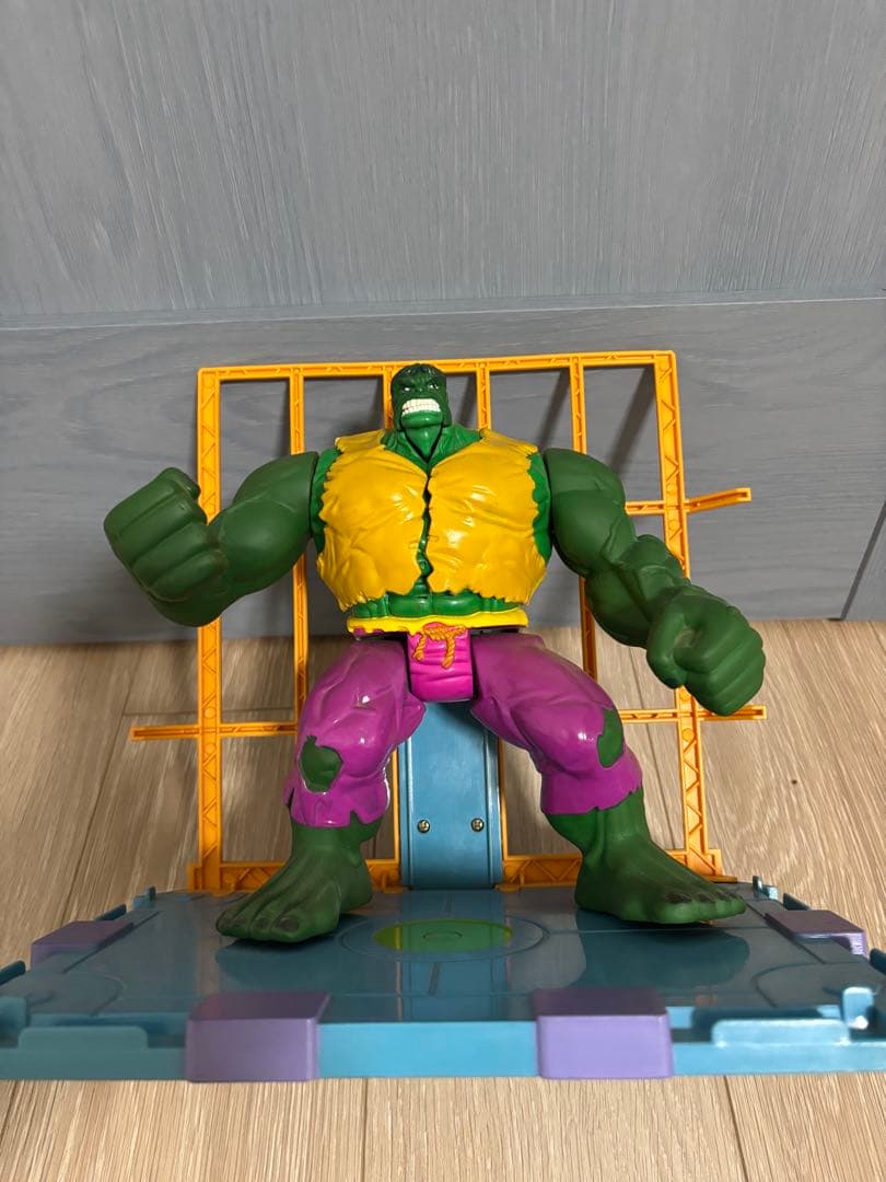 ハルク フィギュア ケージ付き　96年国内未発売