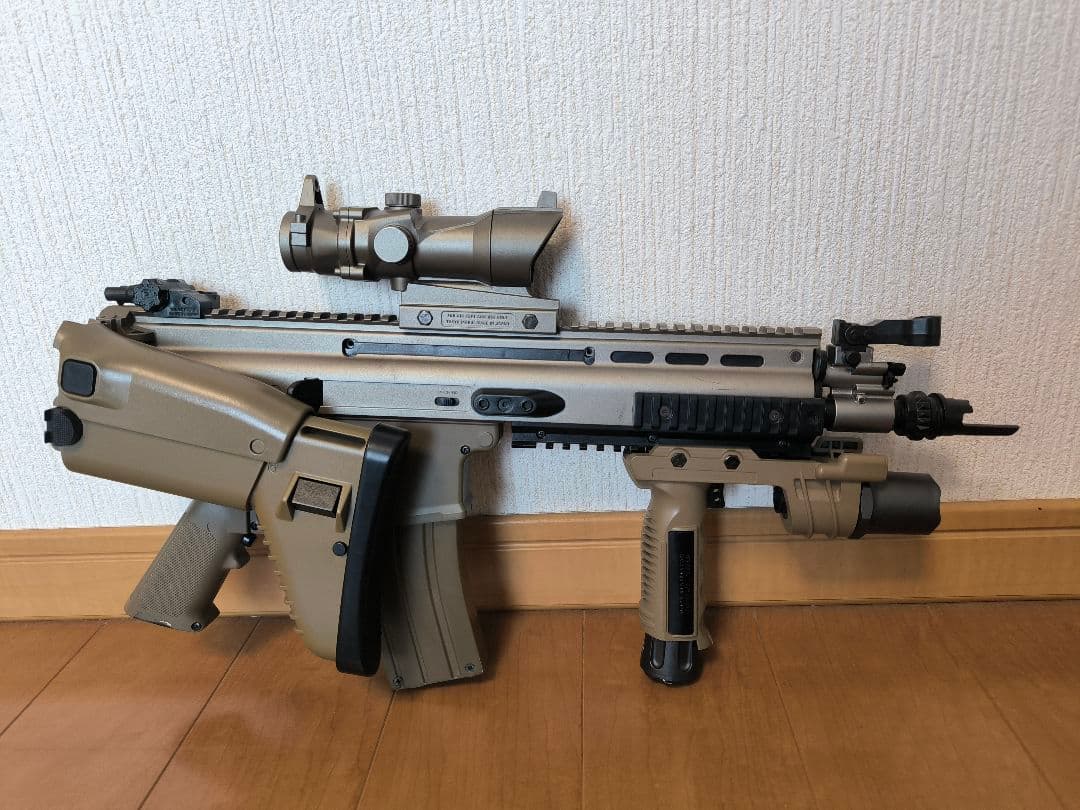 SCARスカーCQC電動ガンBOYsボーイズフル装備スコープ、グリップライト付