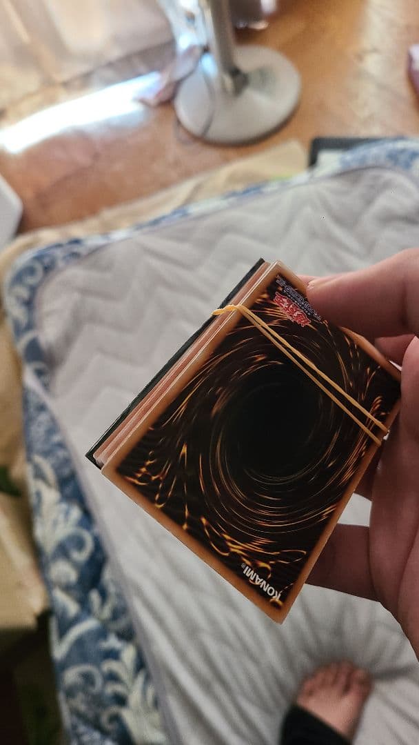 遊戯王 引退品 まとめ売り 暇人の出品 光り物と称したゴミ