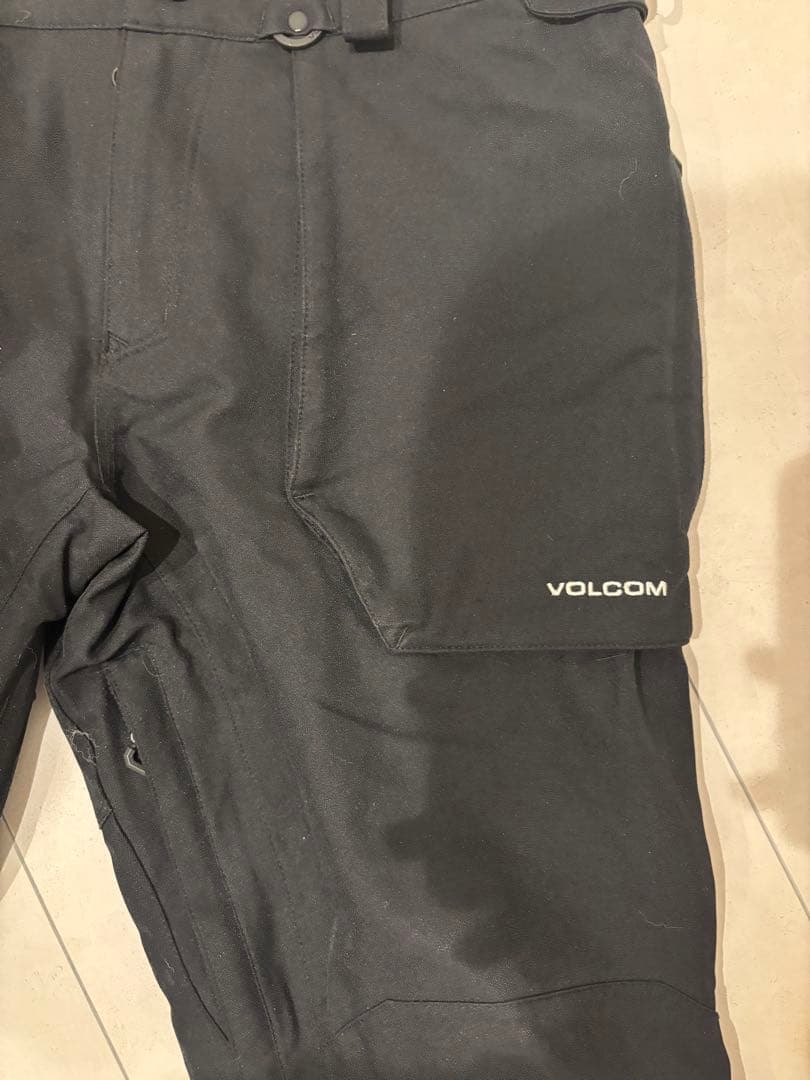 VOLCOM ブラック スノーボードパンツ　オーバーオール　ビブパンツ