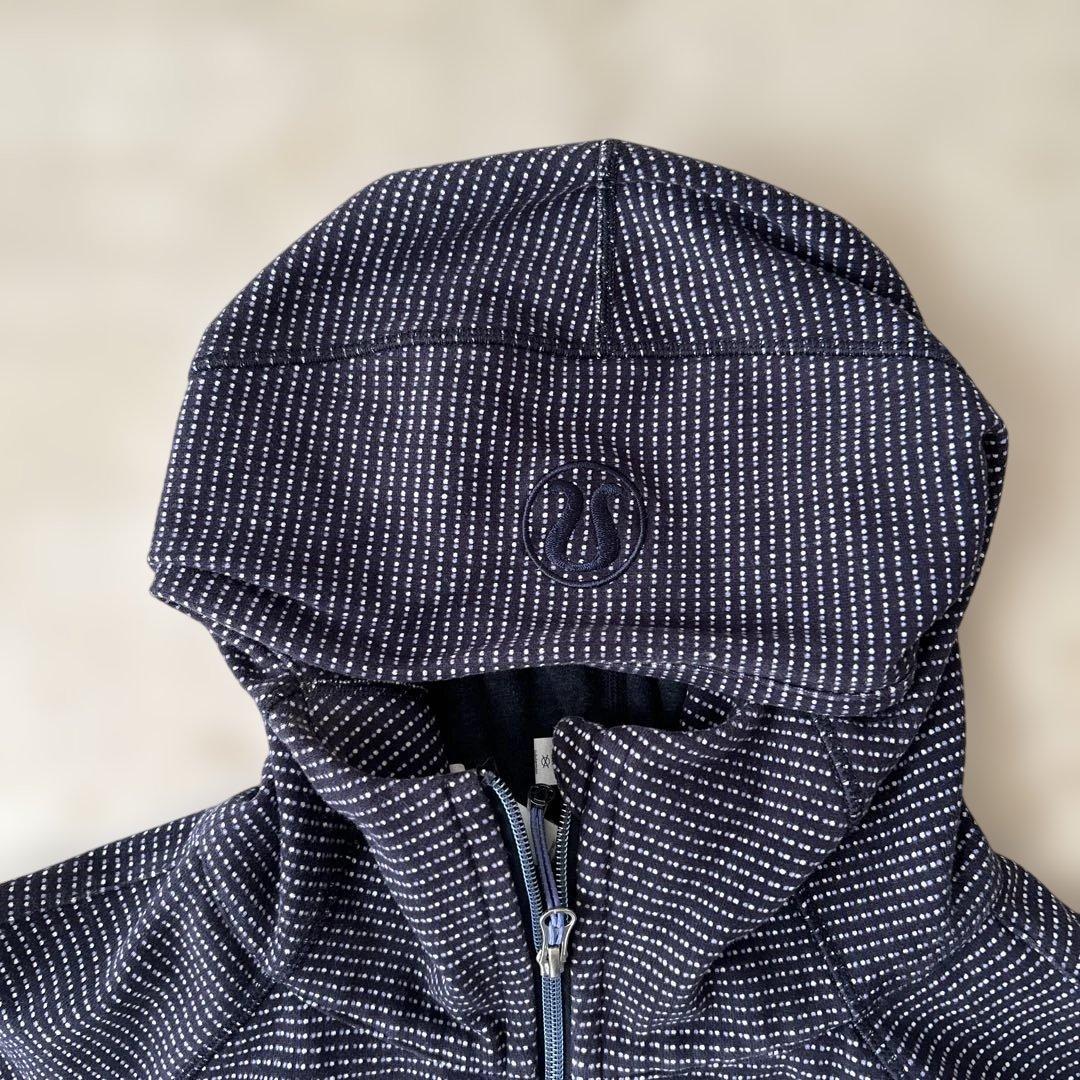 ルルレモン　フードパーカー　10