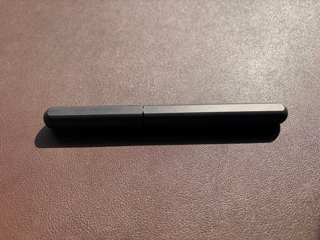 【Stilform INK】チタン ブラック＋スタンド＋ケース＋ペントレイ