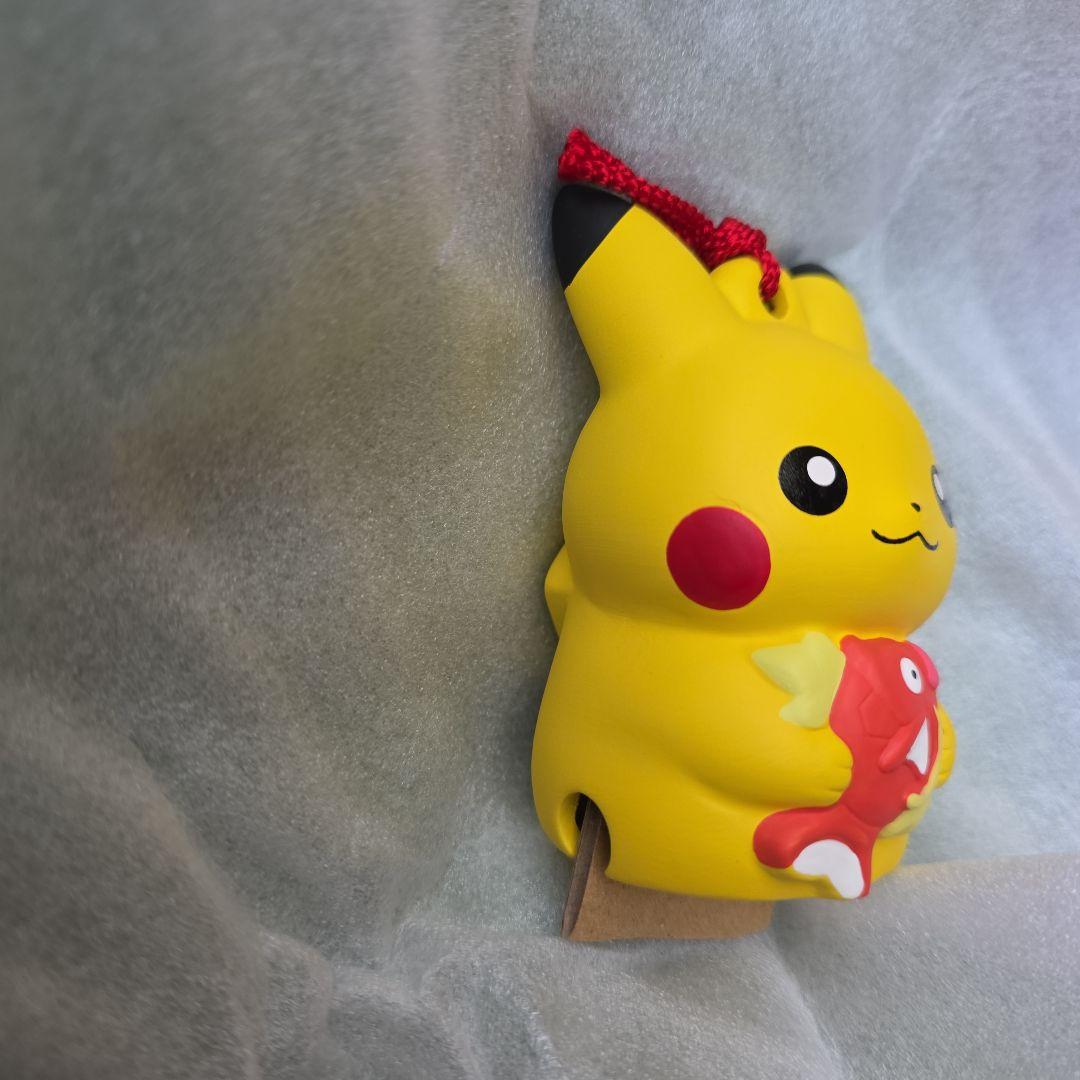 新品　2021 ポケモン 陶飾り 鈴 ピカチュウ と コイキング
