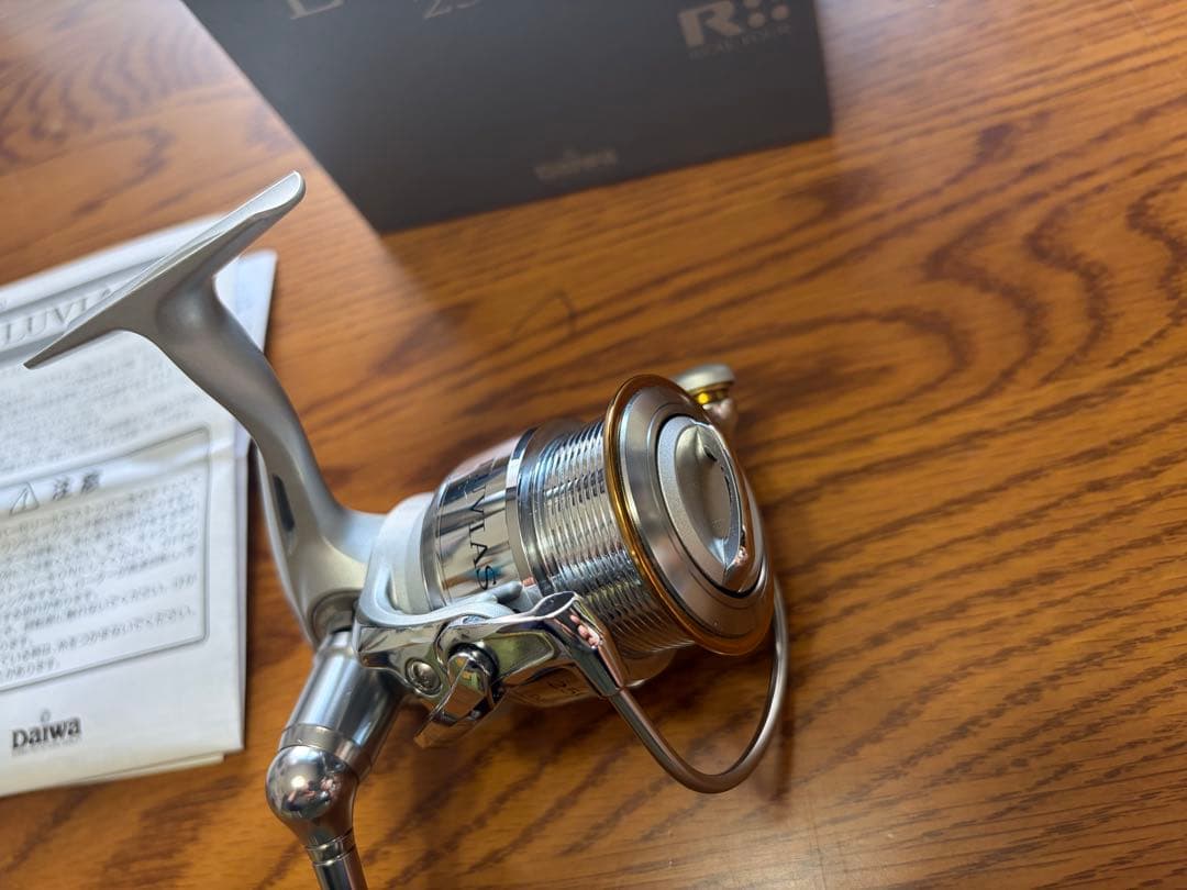 Daiwa Luvias 2506 スピニングリール