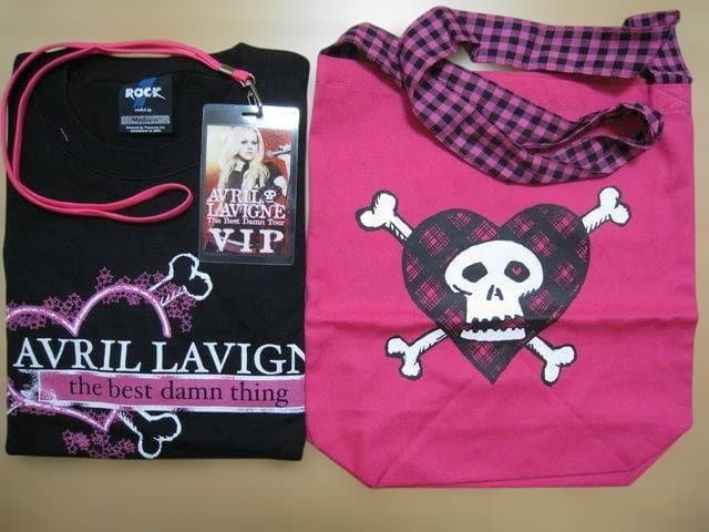 【新品】Avril Lavigne Tシャツ Mサイズ バッグ VIPパス付き