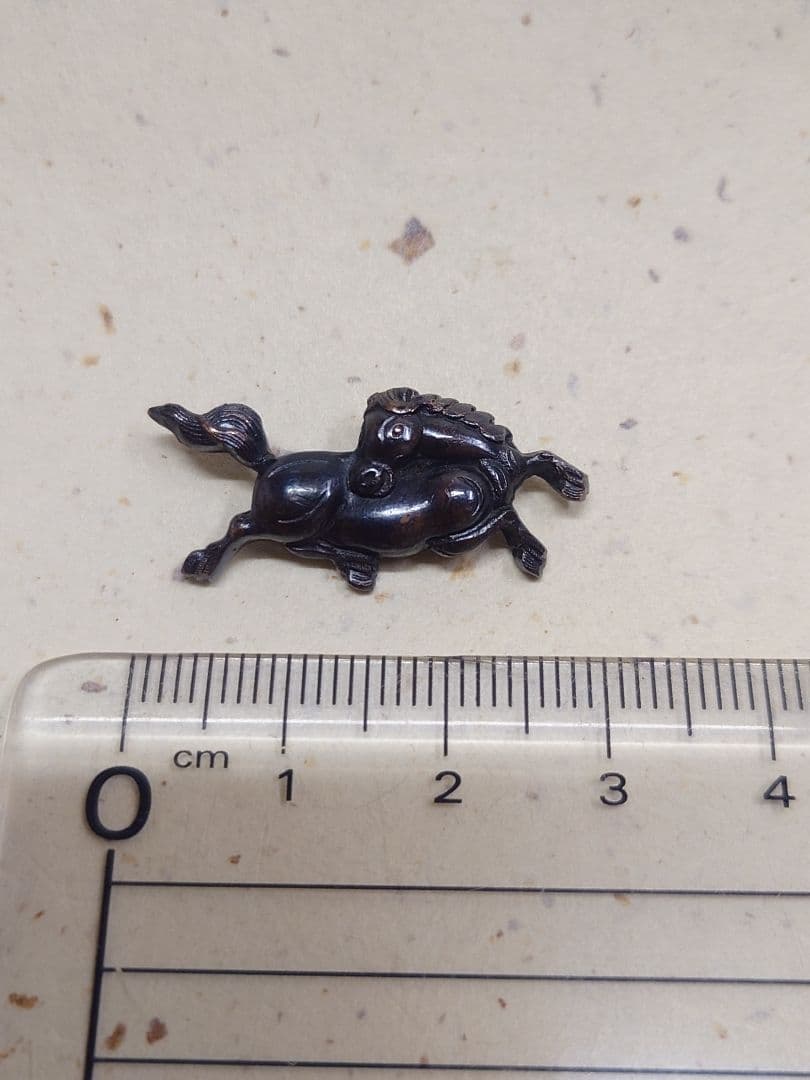 目貫、赤銅地、馬図