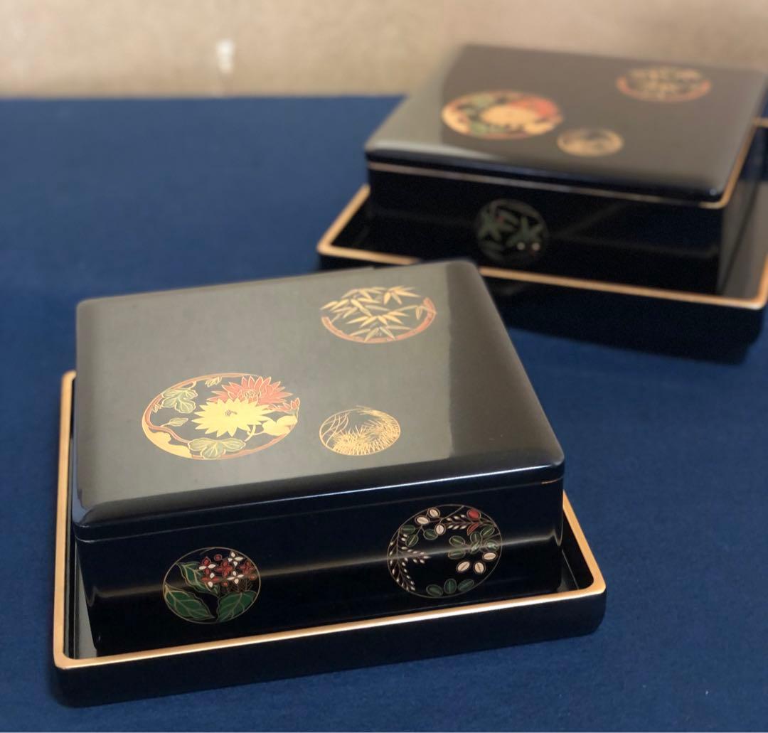 《R》黒内朱 花丸蒔絵 二段重 替蓋 重台付 木製漆器 木箱　251218か1
