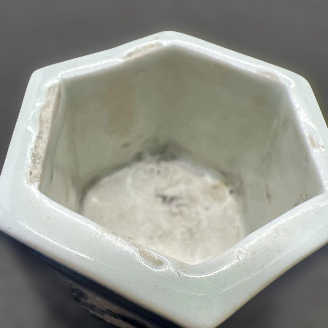 六角山水染付水滴　春雅堂製　文房具　時代品