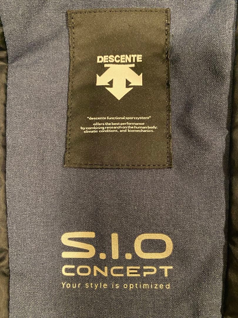 デサント スキーウェア上下 S（グローブ、インナー2枚、ネックウォーマーおまけ）