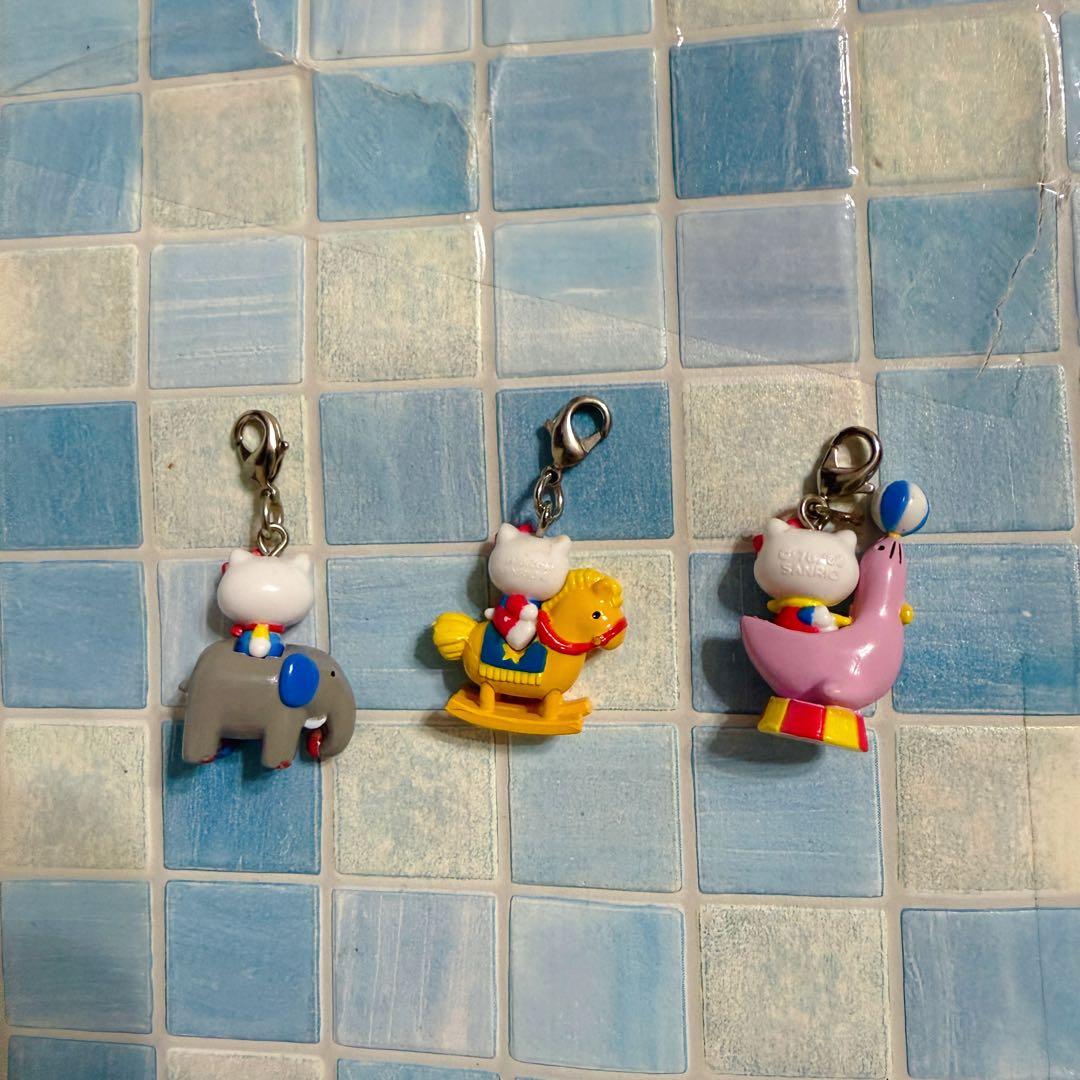 サンリオ　vivitix　ハローキティ　レトロ　マスコット　チャーム　3点セット