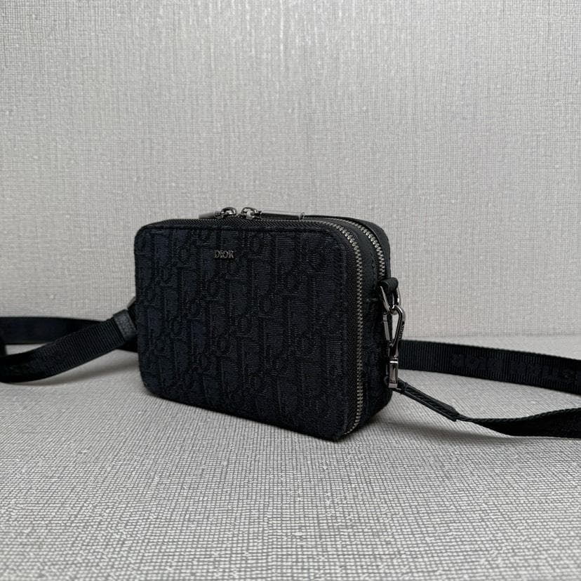 美品ブラック　ショルダーバッグ　キャンバス × レザー