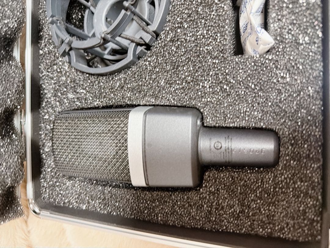 美品 AKG C214 コンデンサーマイク 正規輸入 宅録 配信 レコーディング