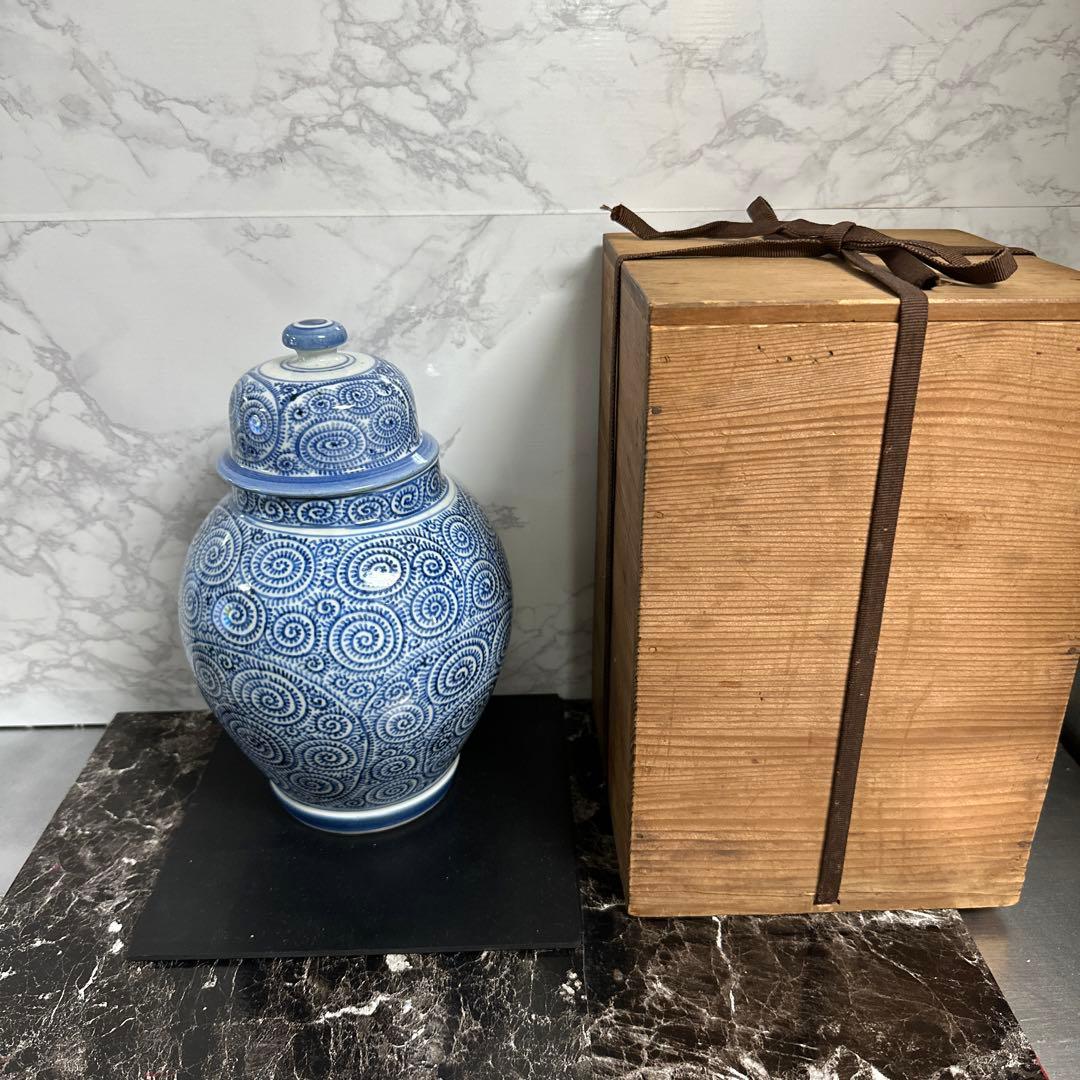 沈香壺、古伊万里、総蛸唐草、時代共箱。ほぼ完品！