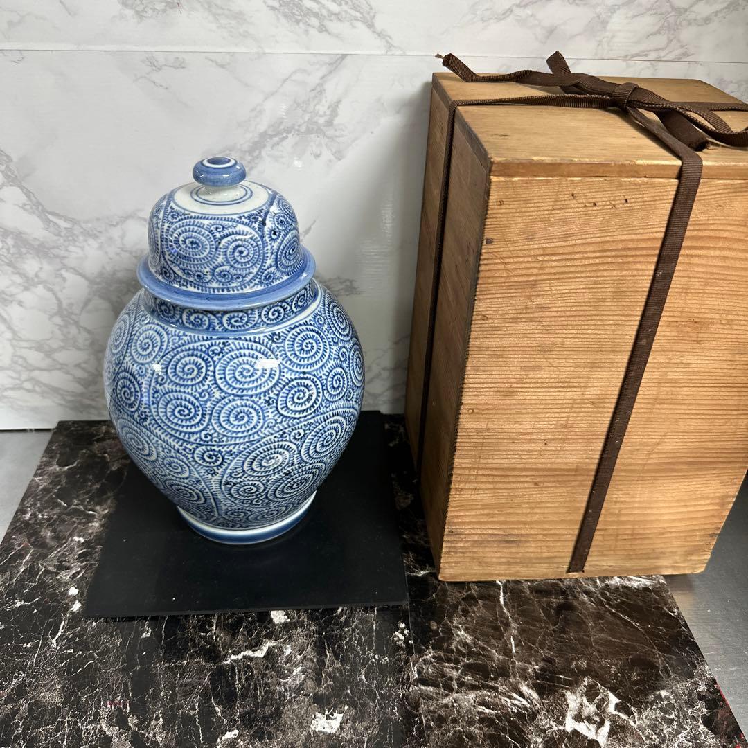沈香壺、古伊万里、総蛸唐草、時代共箱。ほぼ完品！