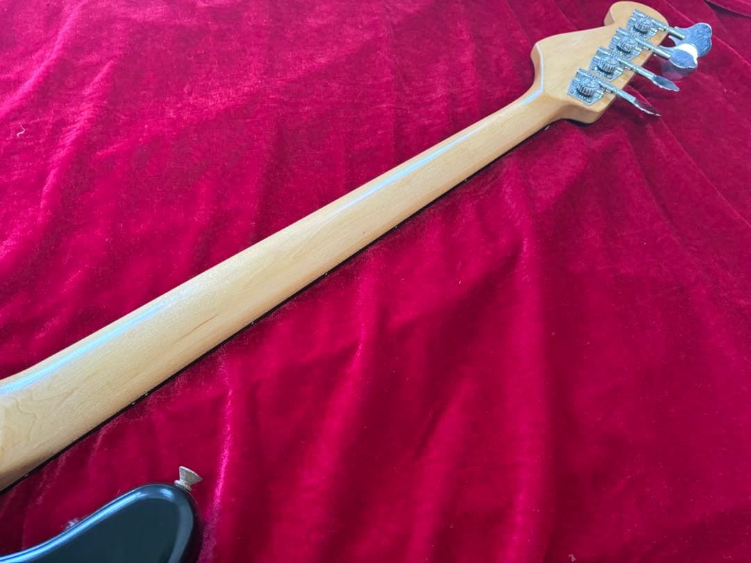 ジャズベース　マルチレイヤーカラー　ラッカーフィニッシュ