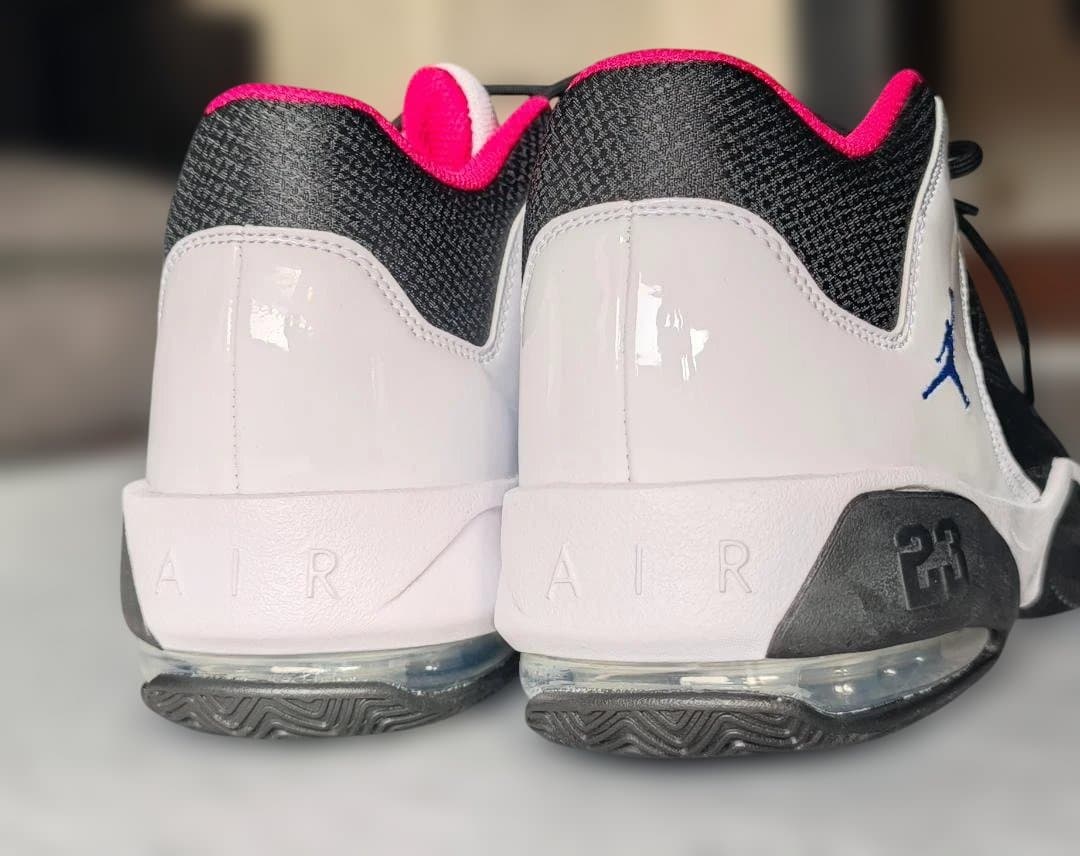 エアジョーダン マックス オーラ 3