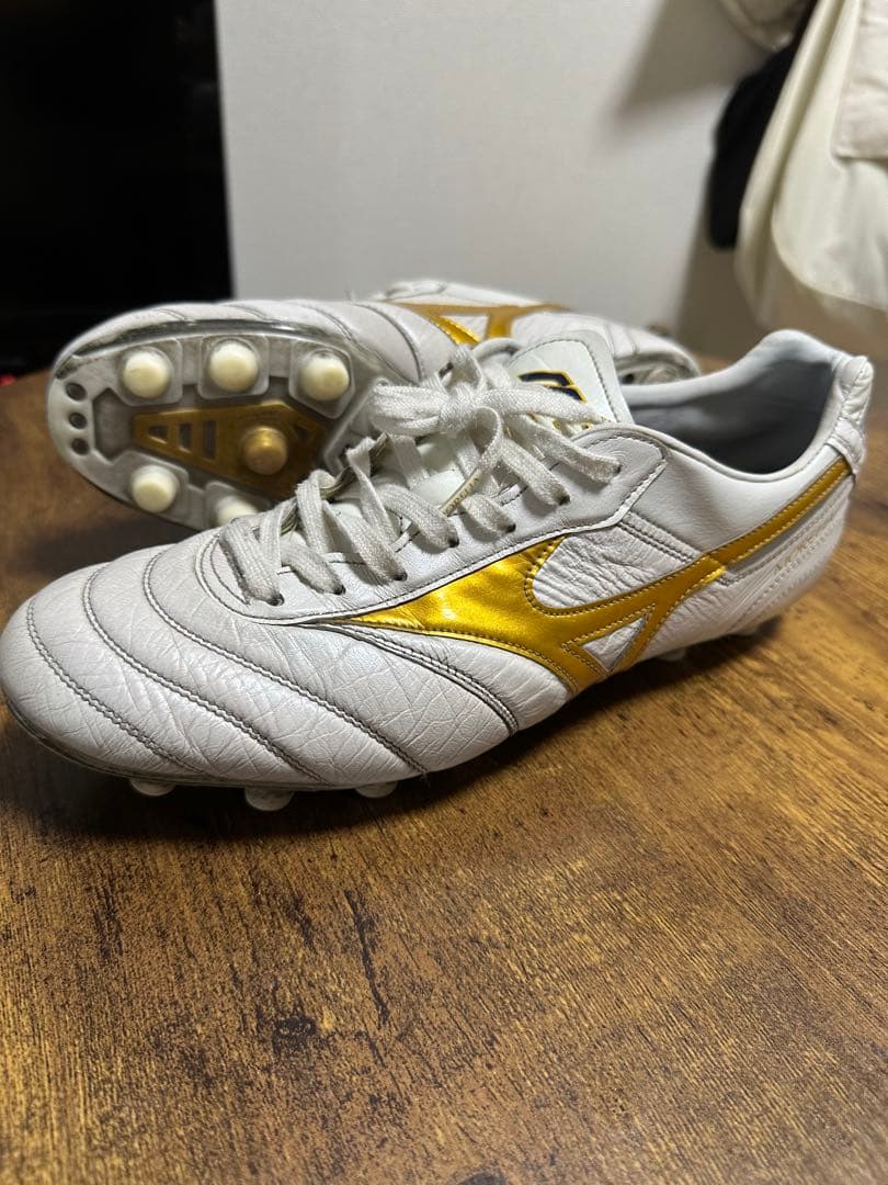 ミズノ モレリア2 2020年限定モデル ホワイト×ゴールド