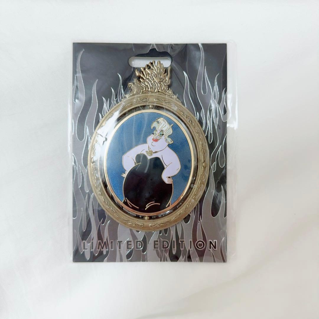 海外　ディズニー　ピンバッジ　アースラ　アリエル