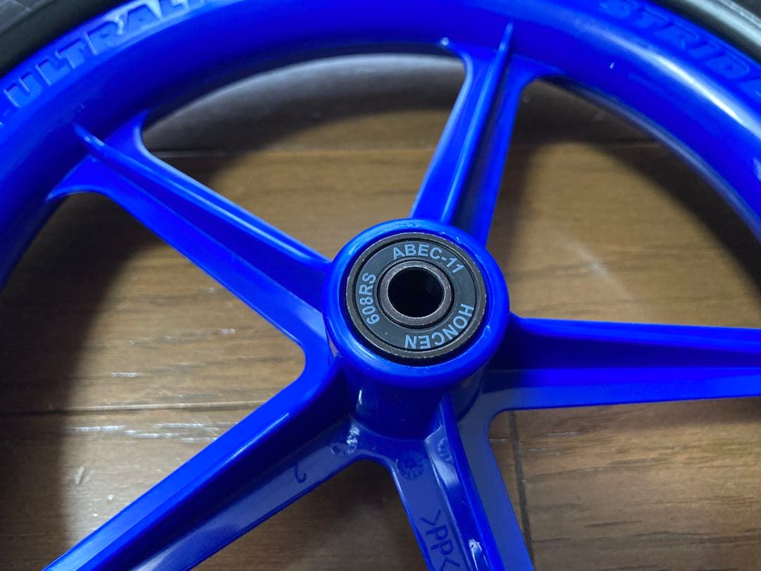 【最新最軽量ホイール】STRIDER ストライダー EVAタイヤゴム化　ブルー青