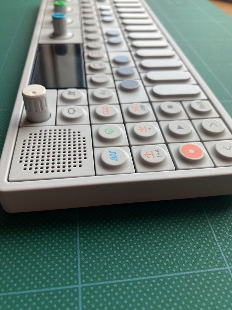 鍵盤楽器 Teenage Engineering OP-1 Rev.2