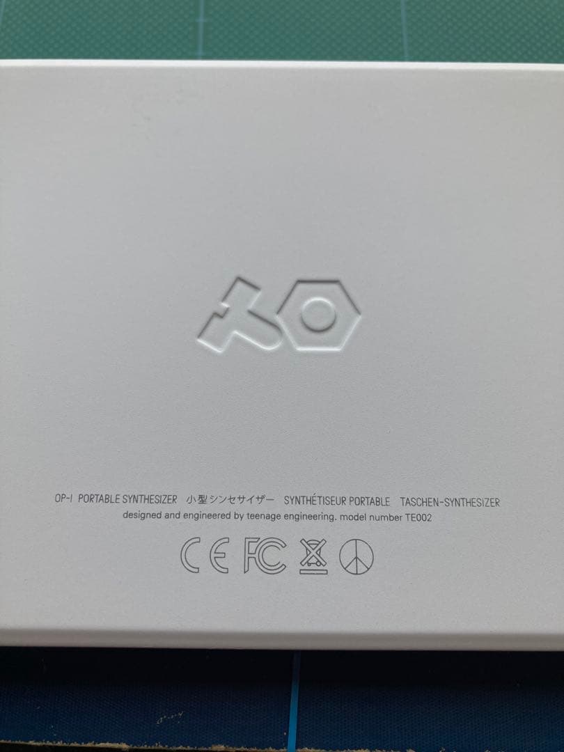 鍵盤楽器 Teenage Engineering OP-1 Rev.2