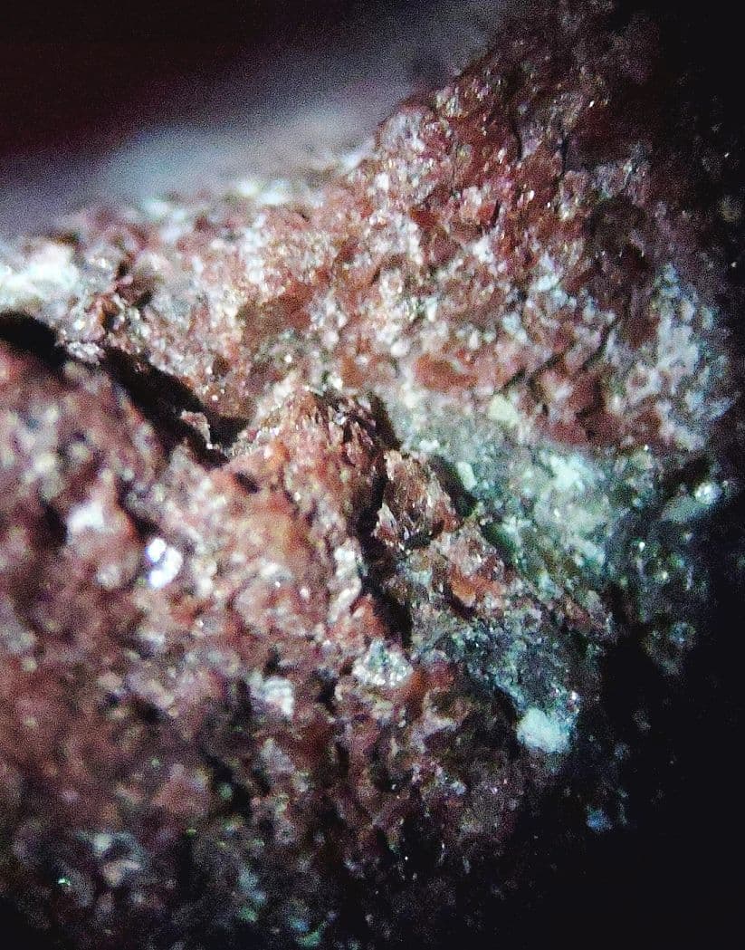 ★サーペンティン原石★赤蛇紋岩【入りコン沢・カチ割・110ｇ】