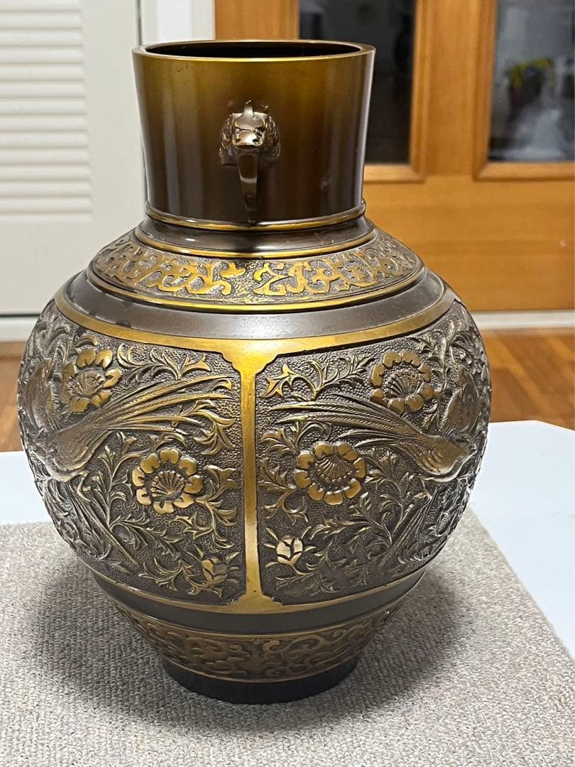 時代物 高岡銅器 古銅製四方窓絵花鳥紋龍舌耳付蝋型鋳造花瓶 作家在銘品 古銅器