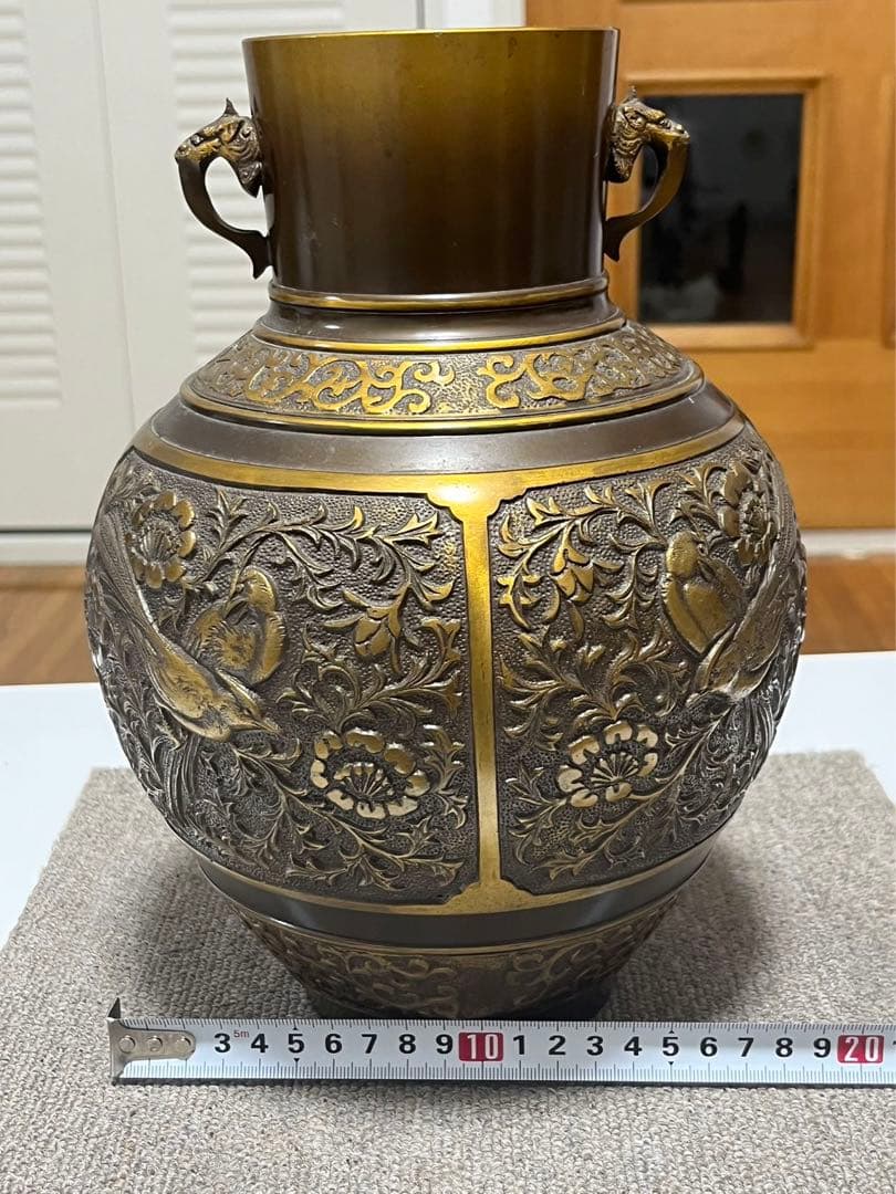 時代物 高岡銅器 古銅製四方窓絵花鳥紋龍舌耳付蝋型鋳造花瓶 作家在銘品 古銅器