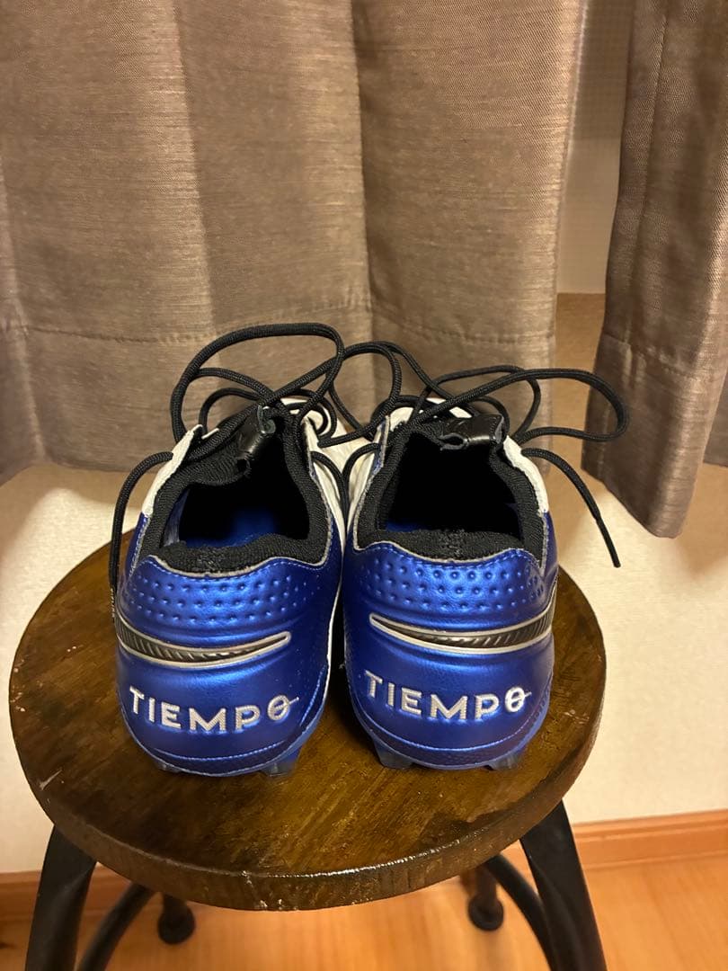 nike ティエンポンレジェンド8 25.5