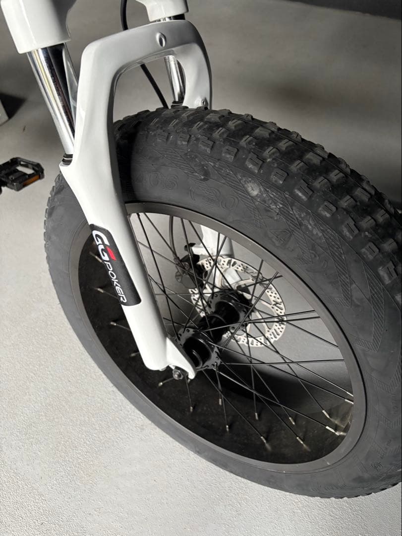 MATE X ホワイト 新古車 格安