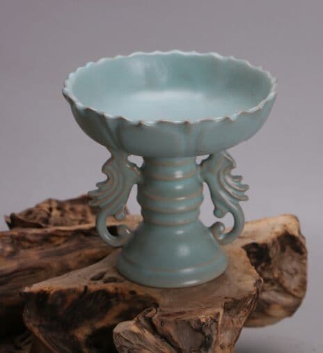 宋汝窯青釉双鳳蓮花燭台は古擬宋代出土古磁器古玩骨董収蔵置物を作った
