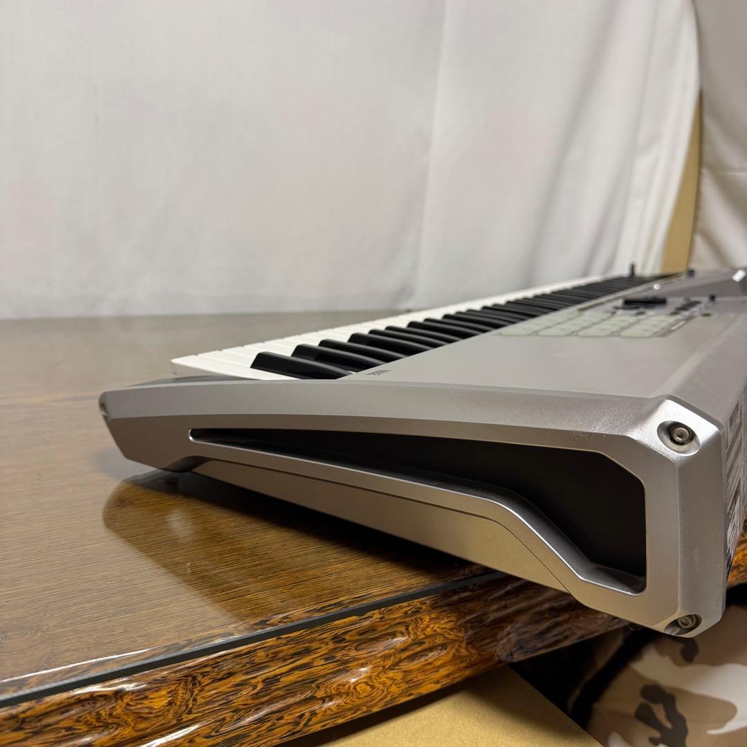 Roland Fantom X7 シンセサイザー　76鍵