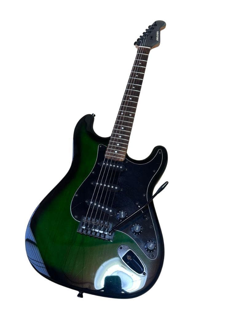 アーム、ソフトケース付き　ストラトタイプ　エレキギター　グリーン　ブラック
