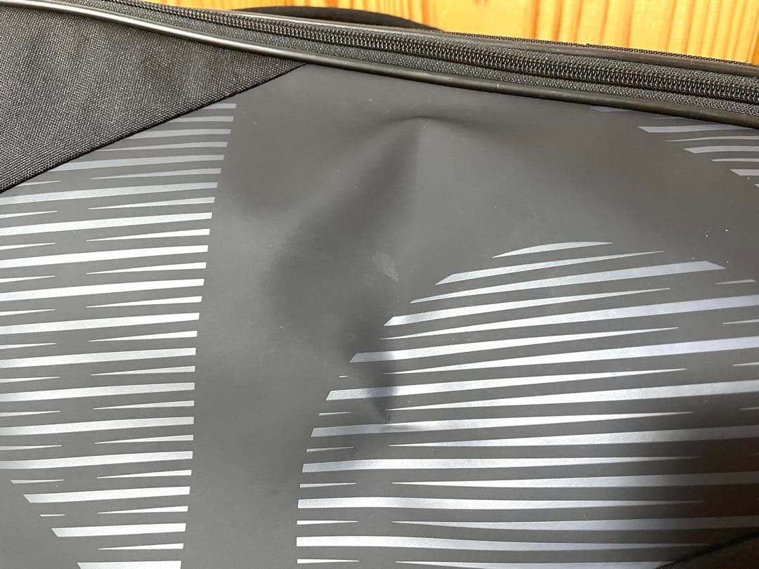 【美品】YONEX バドミントンバッグ バドミントンラケットケース付き ブラック