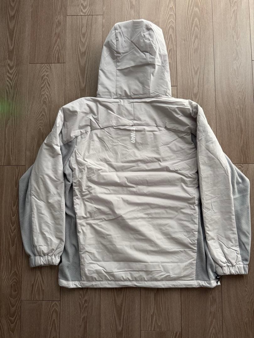 新品未使用　TFW49 ウインドブレーカー　フーディー　パーカー　サイズXL