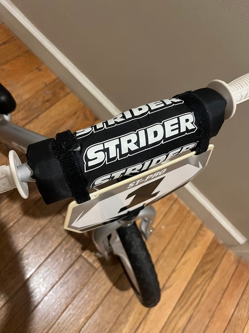 【美品】 ストライダー プロモデル 軽量 アルミ フレーム シルバー