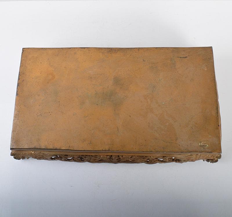 中国　古銅鍍金　龍彫　宣徳銅平卓　重さ約8.82㎏　D　R4443C