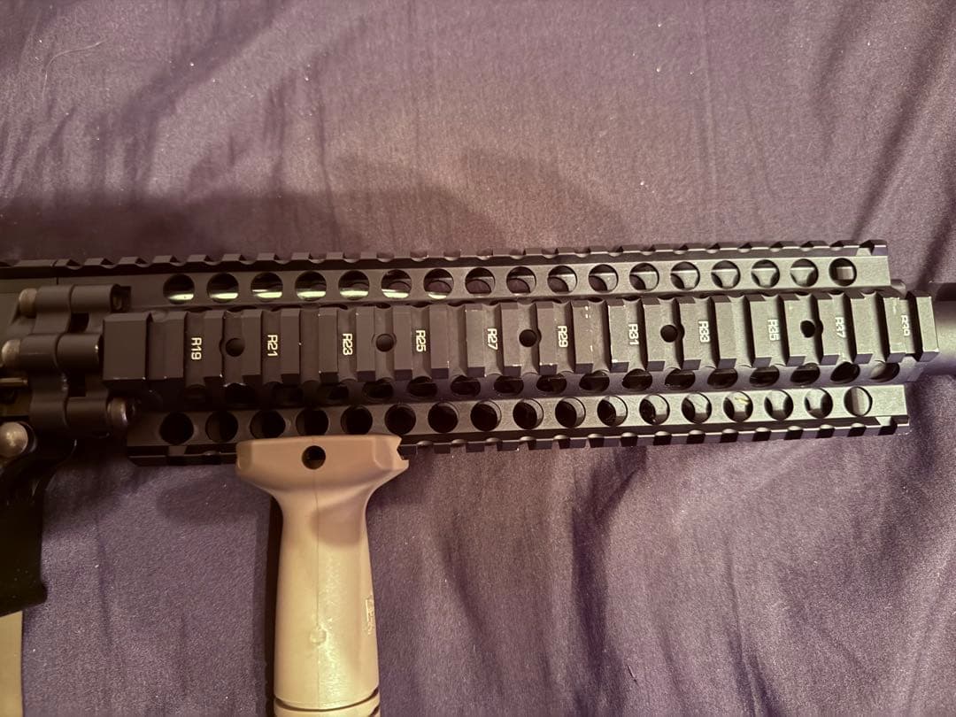 東京マルイ 次世代電動ガン RECCE(レシーライフル)ブラック 中古品