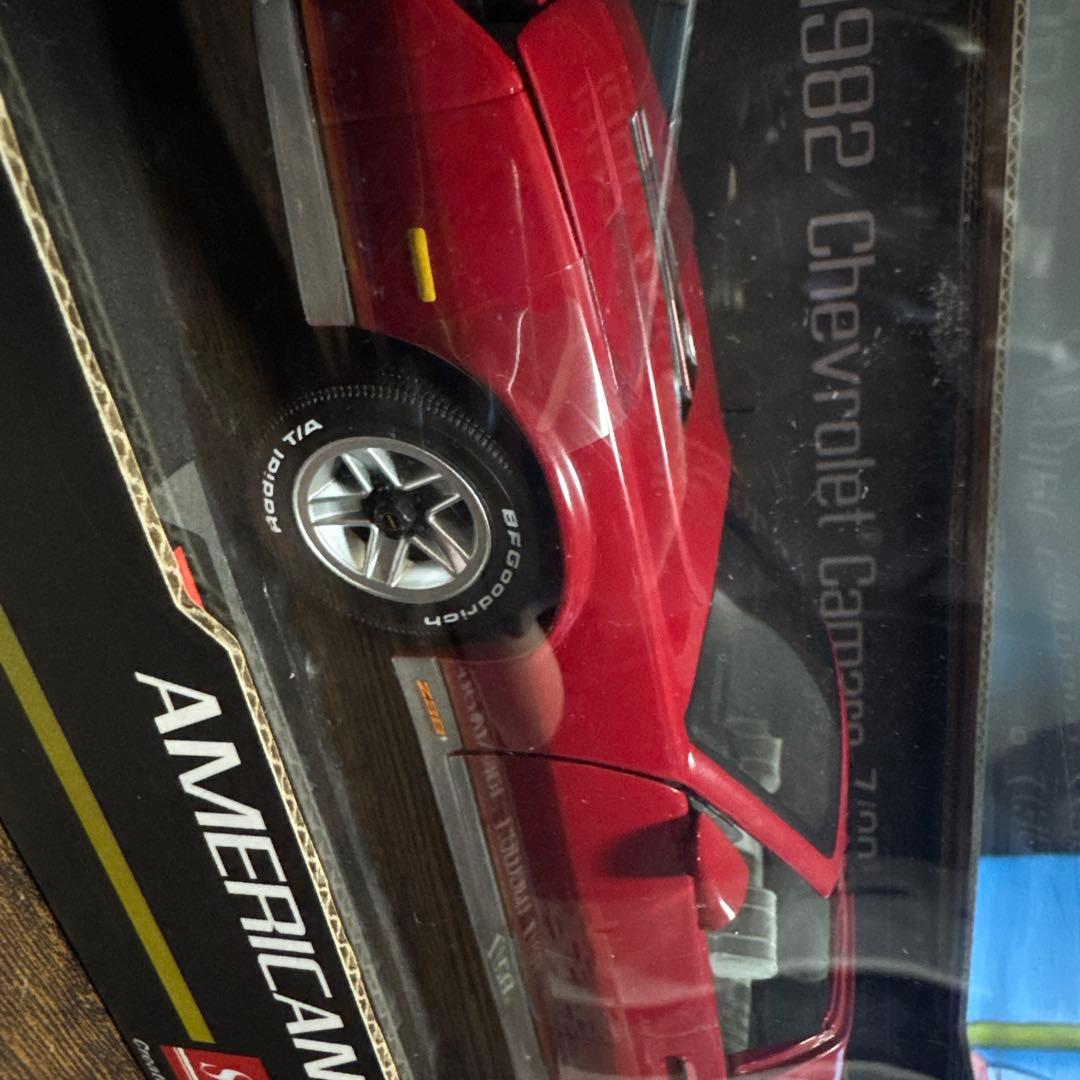 SunStar1/18 1982シボレーカマロZ28ダイキャストモデル箱付き
