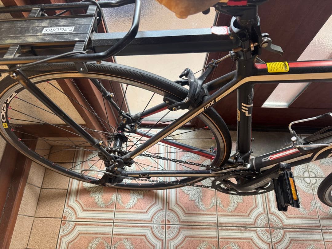 ロードバイク　室内保管　FELT F75