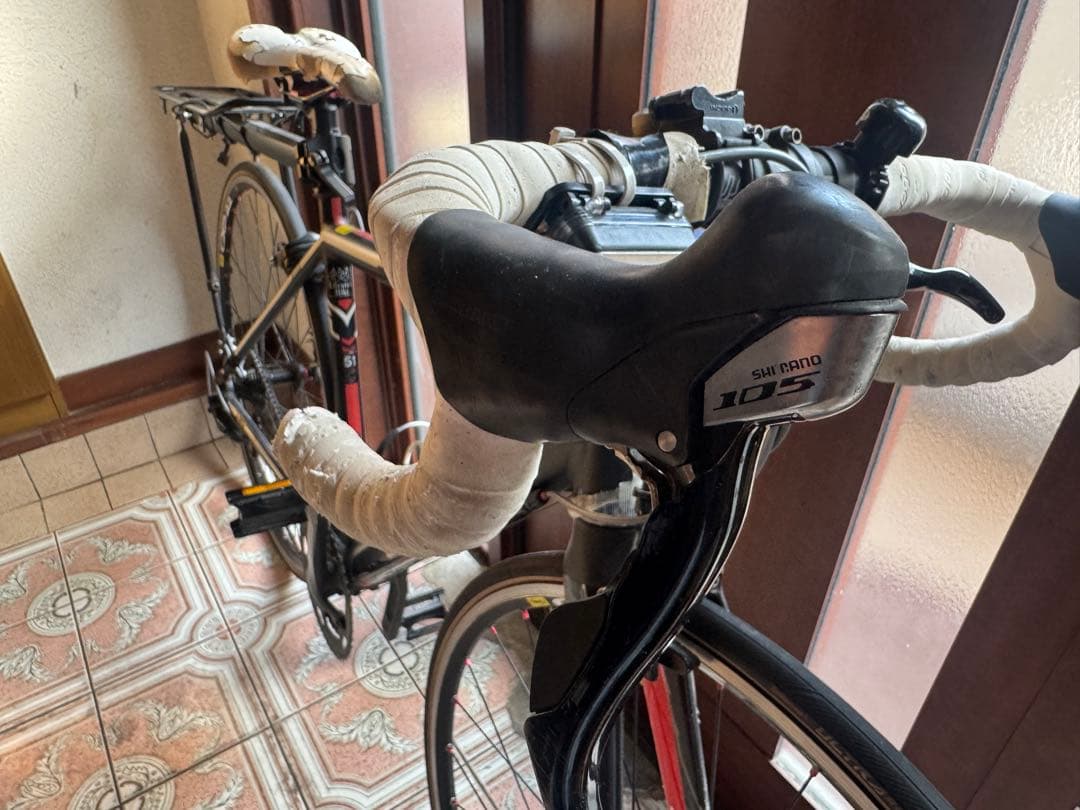 ロードバイク　室内保管　FELT F75