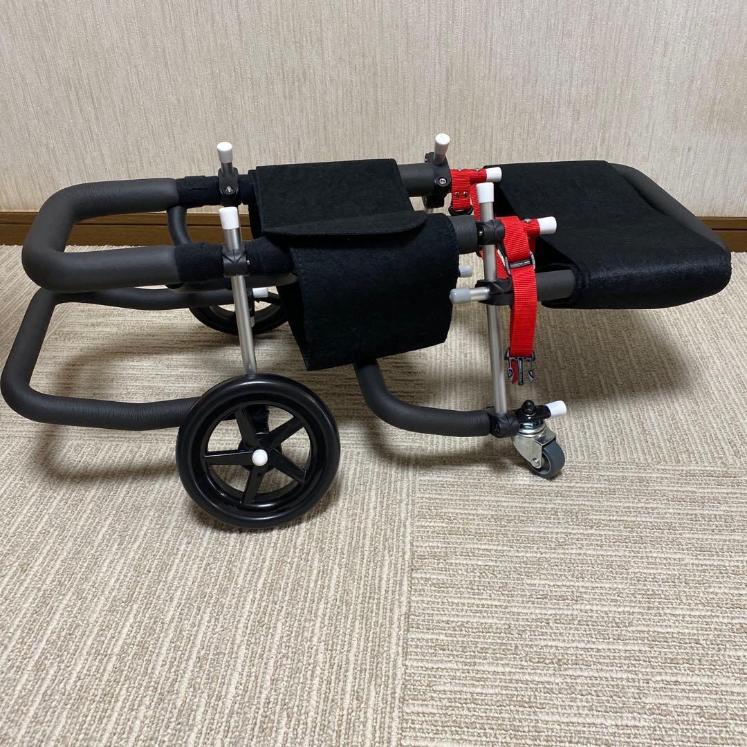 犬用車椅子　歩行器　小型犬用　4輪　オーダーメイド　老犬　運動　リハビリ