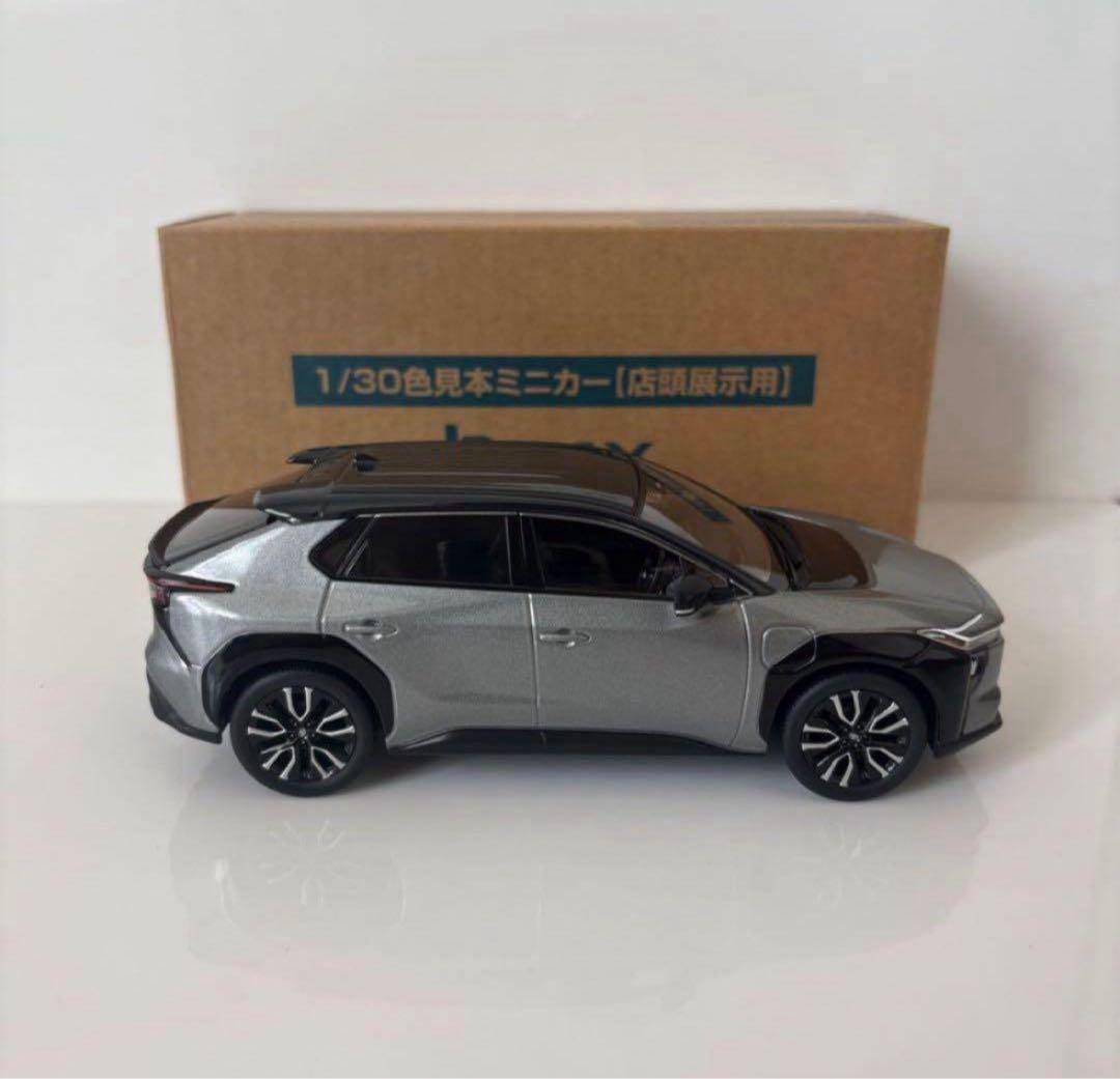 トヨタ 新型bZ4X ミニカーカラーサンプル プレシャスメタル【非売品】